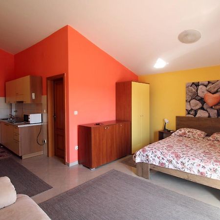 Studio Apartment Aniko Premantura Εξωτερικό φωτογραφία