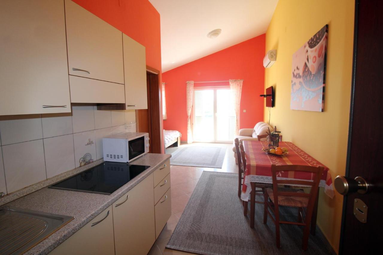 Studio Apartment Aniko Premantura Εξωτερικό φωτογραφία